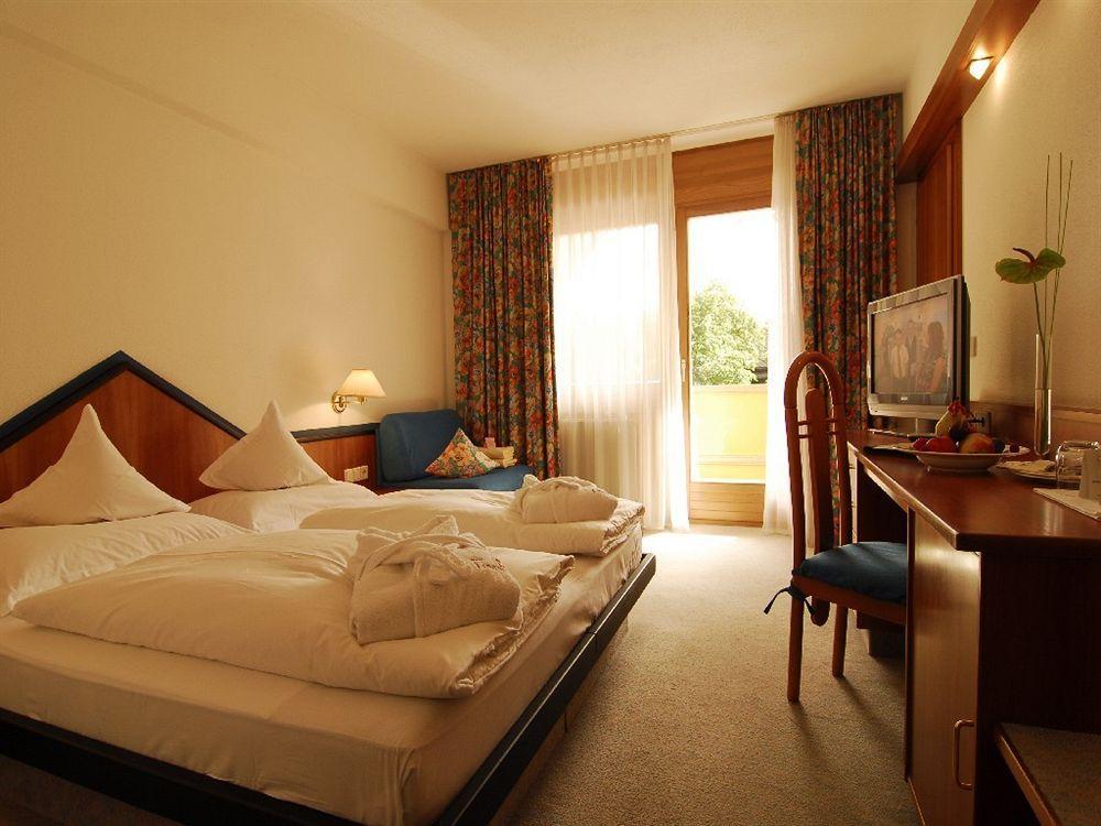 Hotel Loewenhof ブレッサノーネ エクステリア 写真