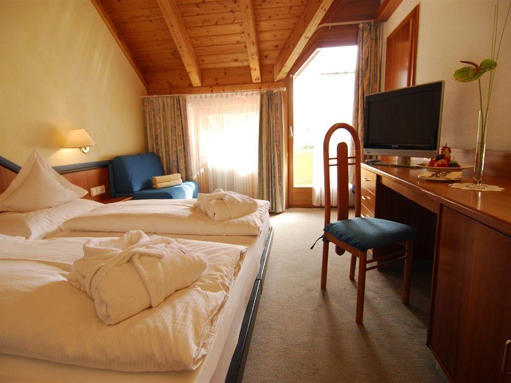 Hotel Loewenhof ブレッサノーネ エクステリア 写真