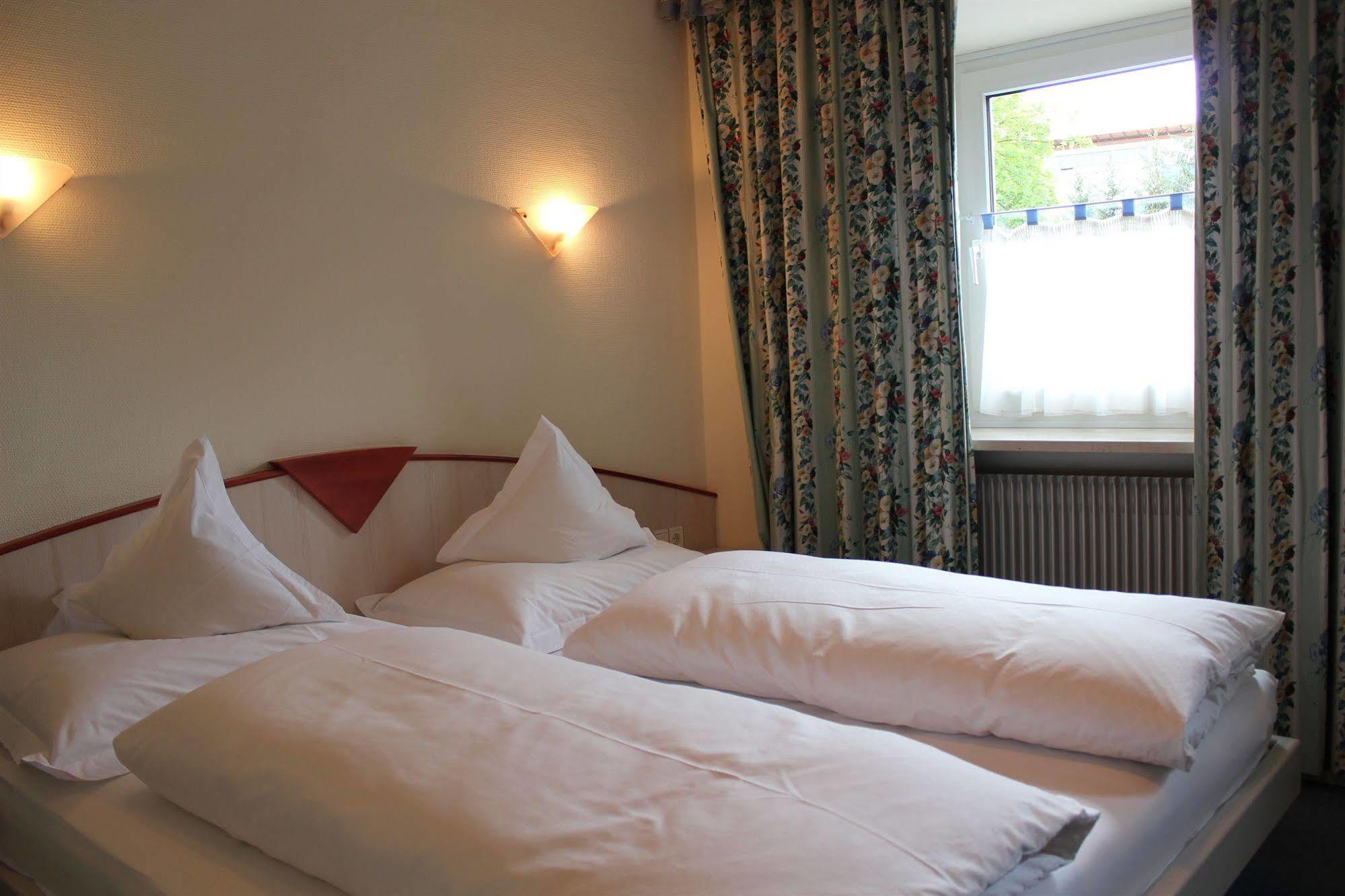 Hotel Loewenhof ブレッサノーネ エクステリア 写真